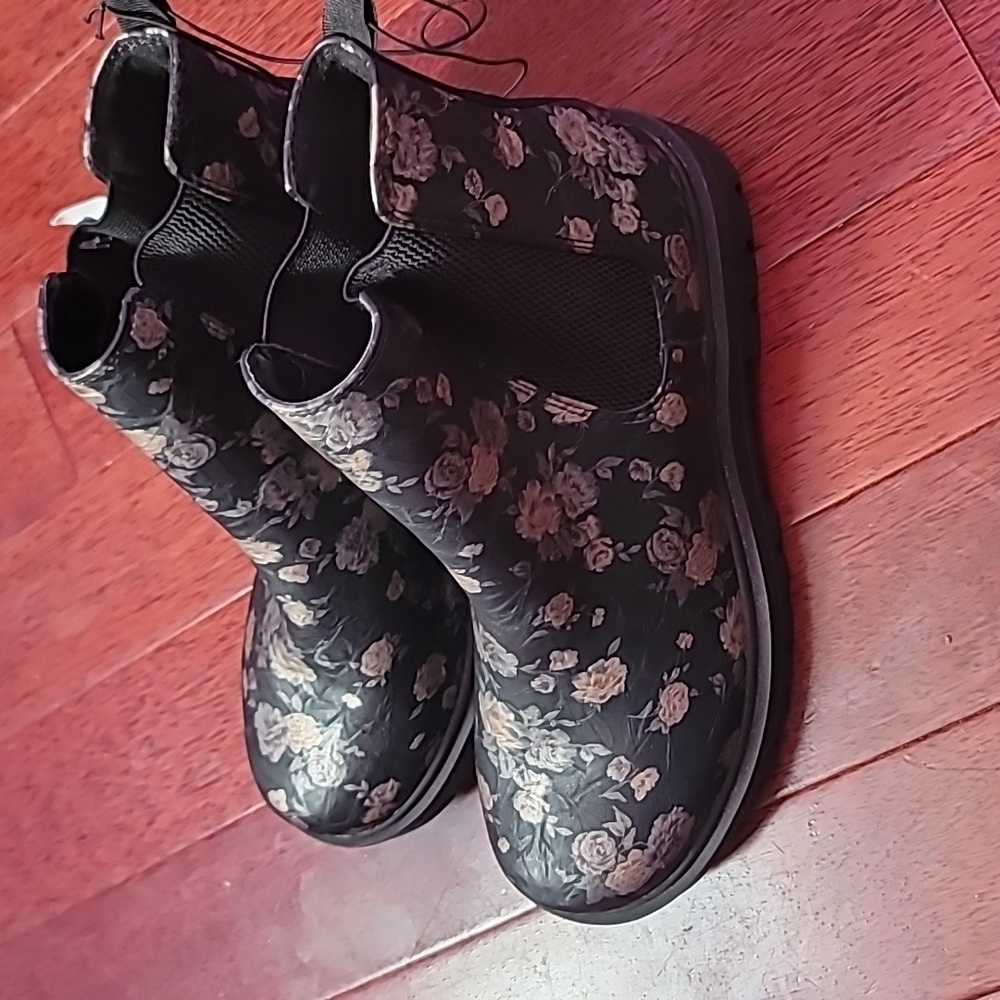 Floral Patterned Ankle Boots